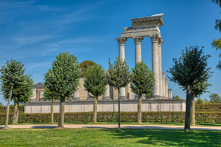 Columns of Roman and 2000 years old Hafentemple in Xanten Archaeological Park, North Rhine Westfalia-pixabay.com